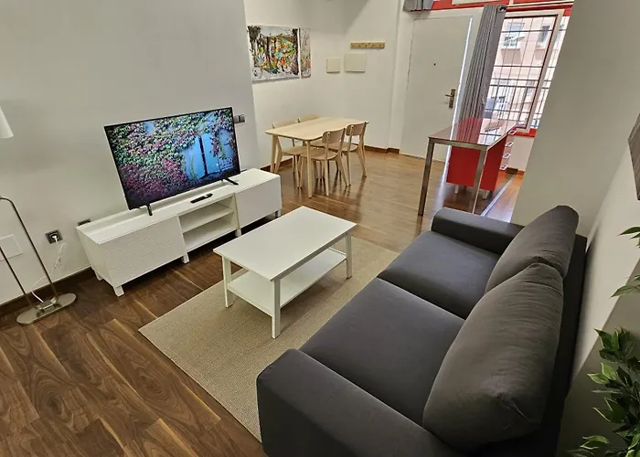 Brand New Apart Mlg City Center!